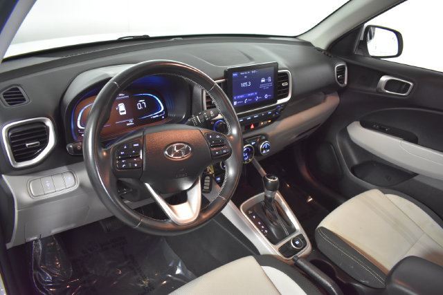 Used 2023 Hyundai Venue SEL w/ Cargo Package FWD image 12