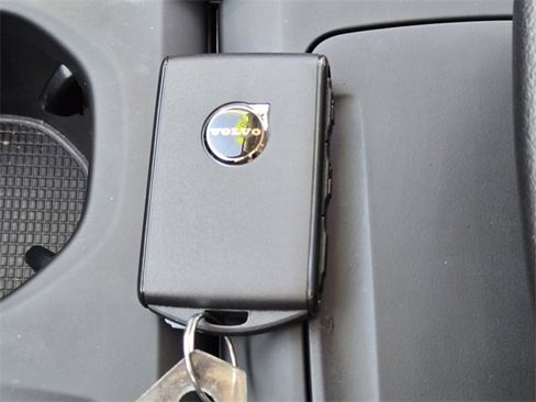 Certified 2023 Volvo XC40 B5 Core w/ Protection Package Premier image 27