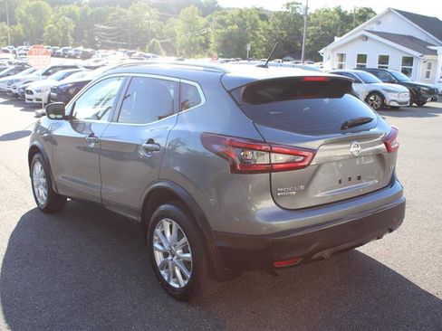 Used 2021 Nissan Rogue Sport SV image 5