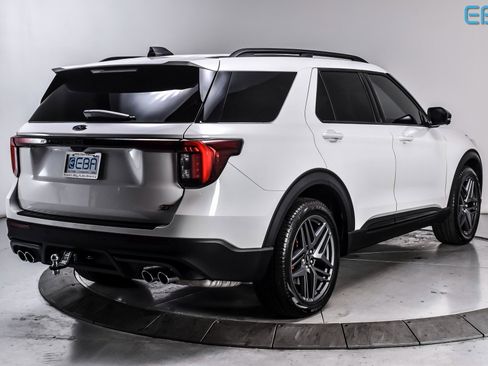 Used 2025 Ford Explorer ST w/ Sun And Sound Package image 7