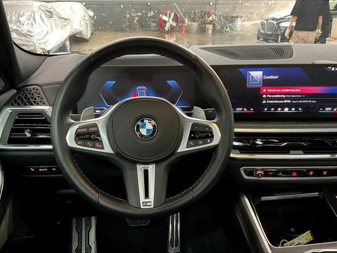 Used 2025 BMW X6 M60i image 8