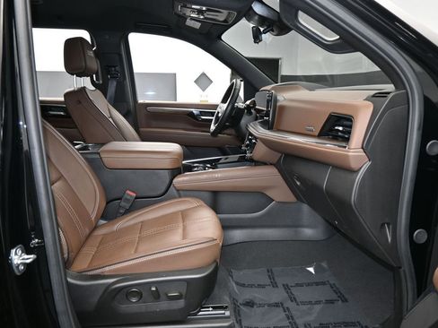 Used 2025 Chevrolet Tahoe High Country image 62