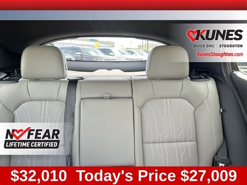 New 2025 Buick Envista Avenir image 40