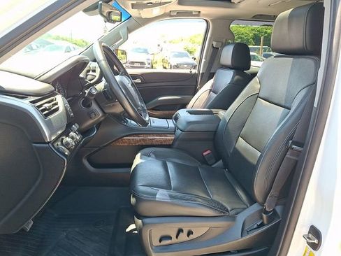 Used 2019 Chevrolet Suburban Premier AWD/4WD image 2