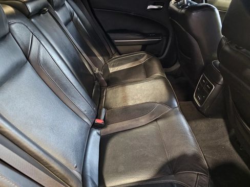 Used 2019 Dodge Charger SXT w/ Leather Interior Group RWD image 9