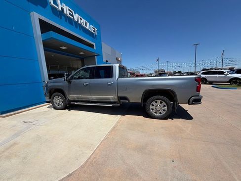 Used 2024 Chevrolet Silverado 3500 High Country w/ Technology Package AWD/4WD image 4