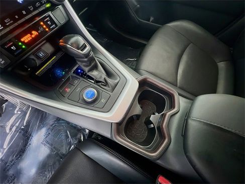 Used 2019 Toyota RAV4 Limited image 24