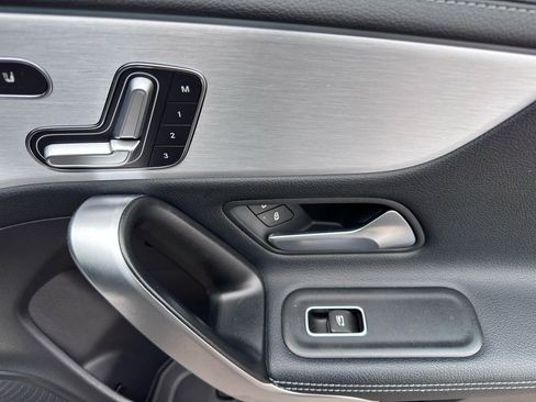 Used 2021 Mercedes-Benz CLA 250 4MATIC image 32