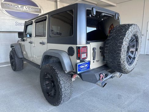 Used 2017 Jeep Wrangler Unlimited Rubicon image 11
