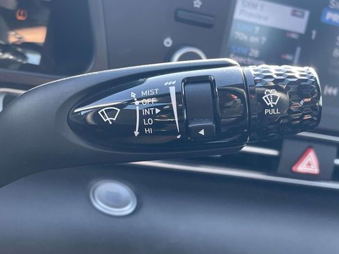 Used 2022 Hyundai Elantra SEL FWD image 24