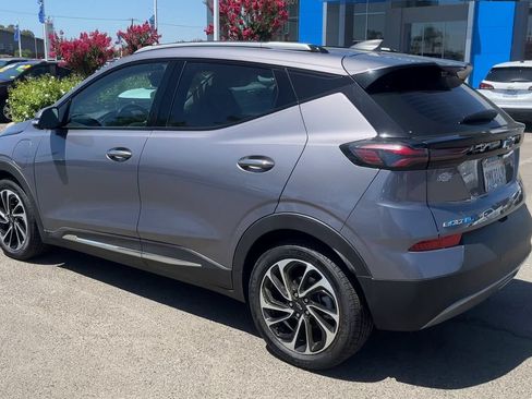 Used 2023 Chevrolet Bolt EUV Premier FWD image 5