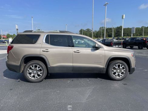 Used 2023 GMC Acadia SLE w/ Driver Convenience Package FWD image 2