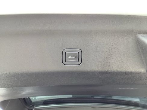 Used 2026 Chevrolet Tahoe Premier w/ Sun And Tow Package AWD/4WD image 12
