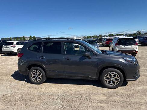 Used 2023 Subaru Forester Premium AWD/4WD image 9