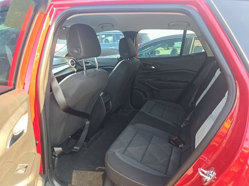 Used 2026 Chevrolet Trax LS FWD image 11