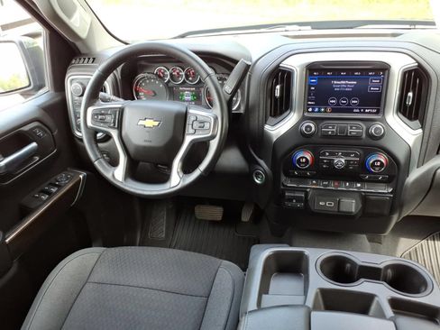 Used 2021 Chevrolet Silverado 1500 LT AWD/4WD image 22