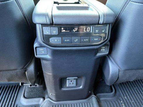 Used 2025 Toyota Grand Highlander AWD image 10