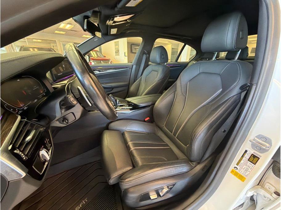 Used 2021 BMW 540i w/ M Sport Package RWD image 11