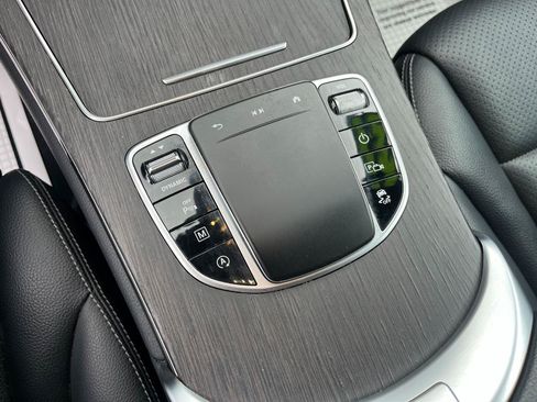 Used 2021 Mercedes-Benz GLC 300 4MATIC w/ Premium Package image 36