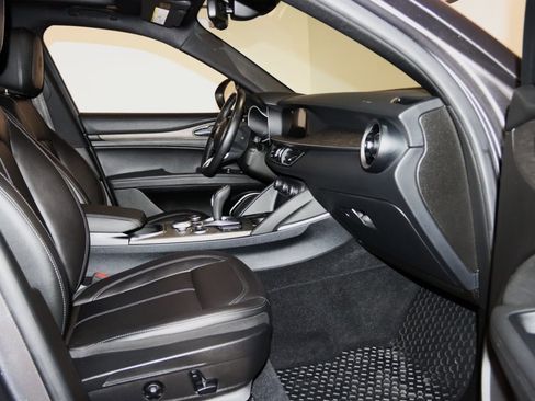Used 2022 Alfa Romeo Stelvio Ti image 59