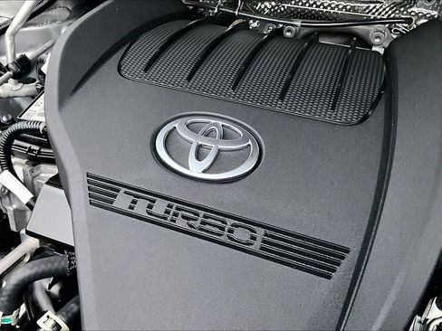 Used 2023 Toyota Highlander L AWD/4WD image 31