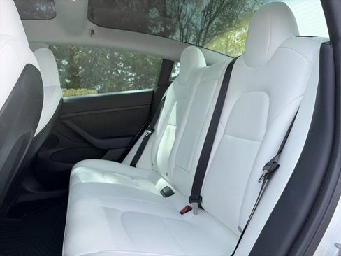 Used 2023 Tesla Model 3 Performance image 13