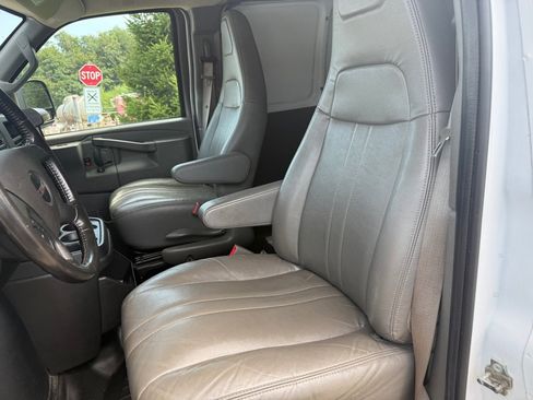 Used 2023 GMC Savana 2500 Extended w/ Driver Convenience Package RWD image 3