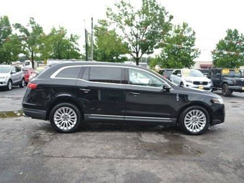 Used 2011 Lincoln MKT AWD w/ 101A Rapid Spec Order Code image 5