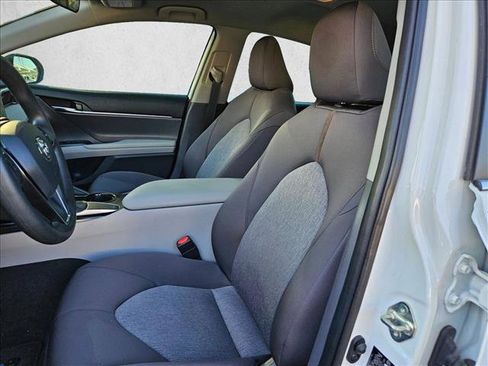 Used 2020 Toyota Camry LE image 20