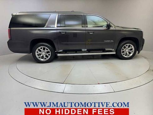 Used 2017 GMC Yukon XL SLT w/ Open Road Package image 6
