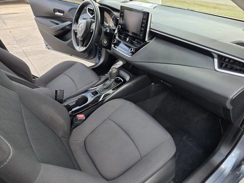 Used 2020 Toyota Corolla LE FWD image 13