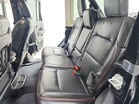 Used 2021 Jeep Wrangler Unlimited Rubicon image 32