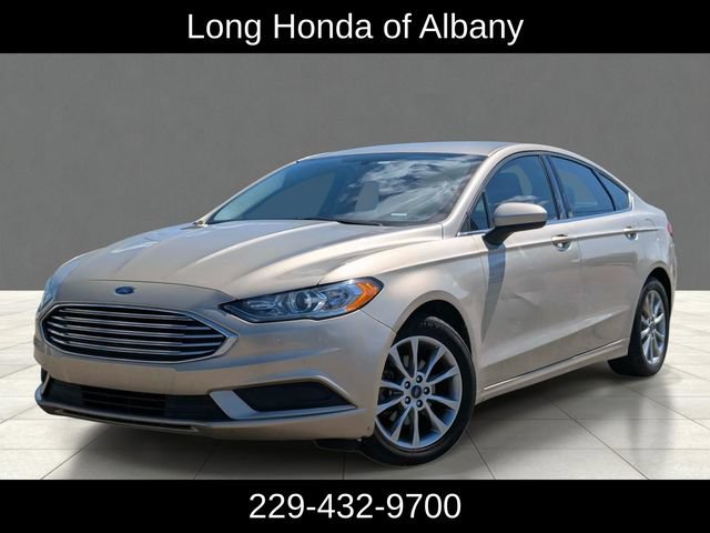 Used 2017 Ford Fusion SE w/ Fusion SE Technology Package FWD image 1