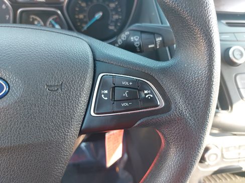 Used 2016 Ford Focus SE w/ Reverse Sensing Package FWD image 18