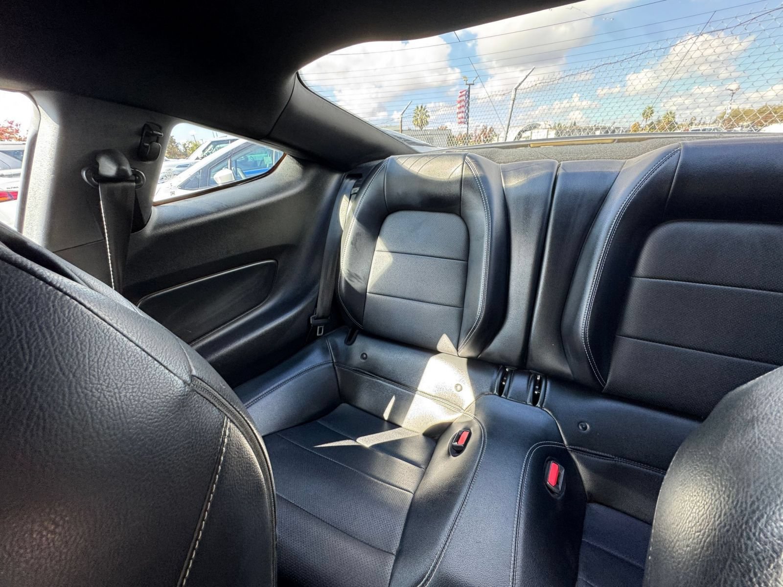 Used 2022 Ford Mustang GT Premium w/ GT Performance Package RWD image 35