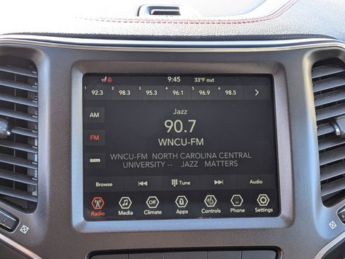 Used 2021 Jeep Cherokee Trailhawk w/ Premium Leather Package image 21