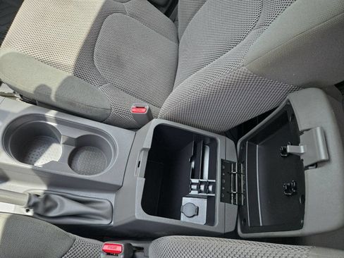 Used 2019 Nissan Frontier SV image 21