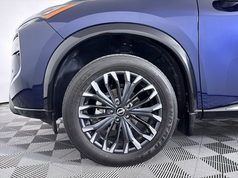 Used 2024 Nissan Rogue Platinum image 19