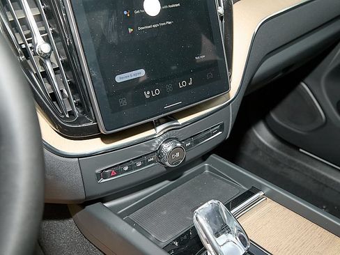 New 2026 Volvo XC60 T8 Plus w/ Climate Package AWD/4WD image 16