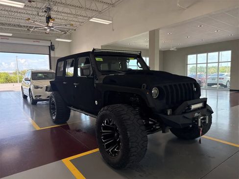 Used 2020 Jeep Wrangler Unlimited Sport S AWD/4WD image 2
