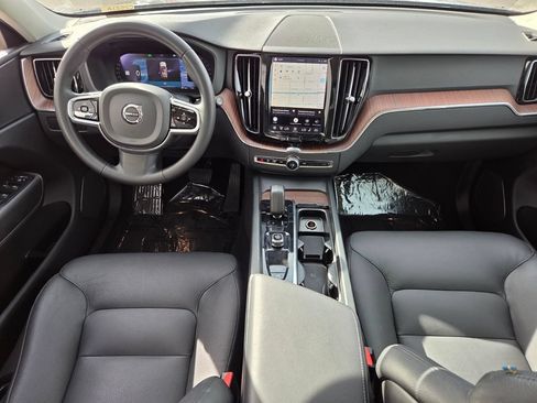 Used 2023 Volvo XC60 B5 Plus AWD/4WD image 18