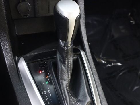 Used 2019 Toyota Corolla LE w/ Carpet Mat Package (TMS) FWD image 23