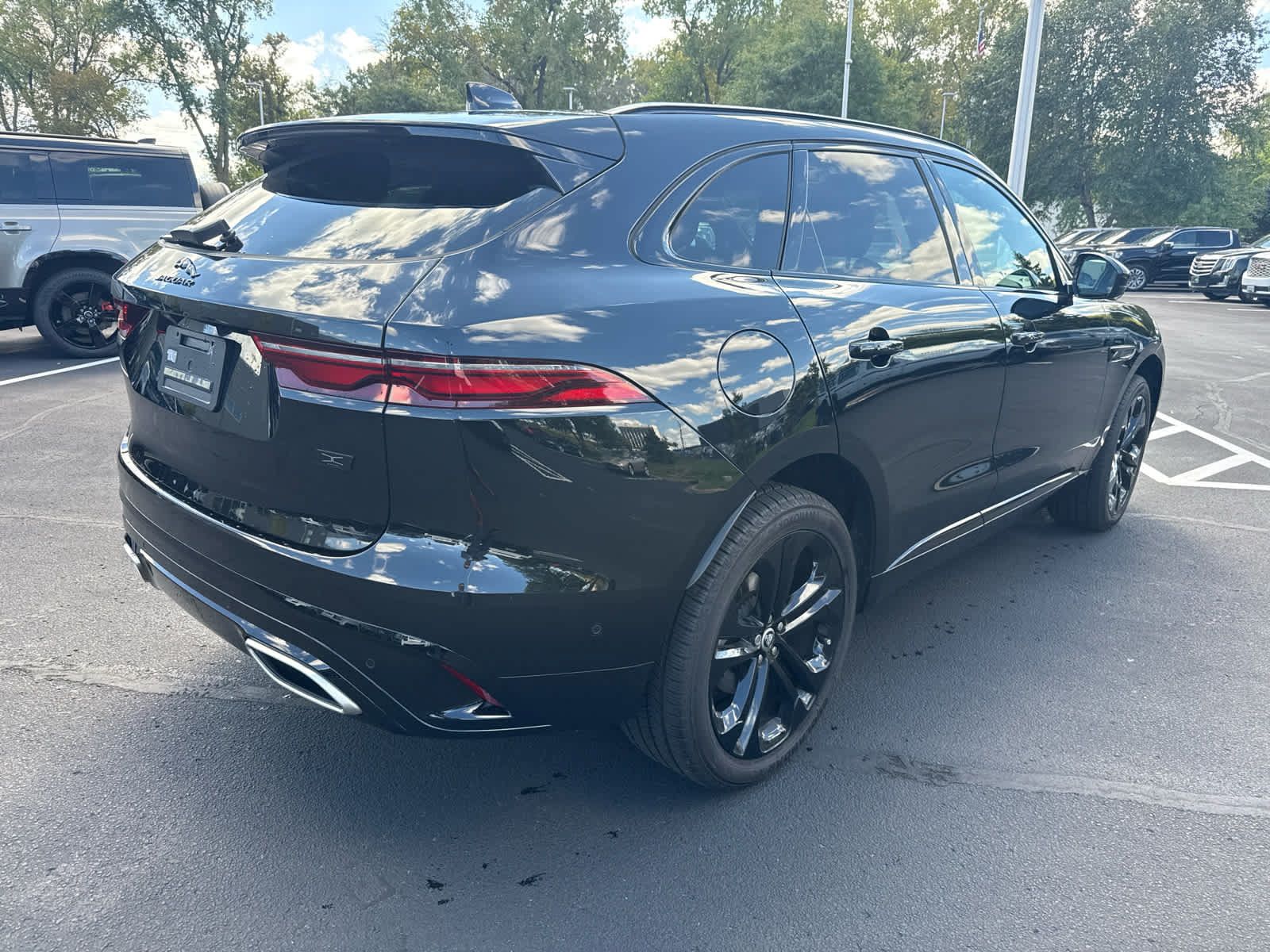 Used 2026 Jaguar F-PACE R-Dynamic S AWD/4WD image 4