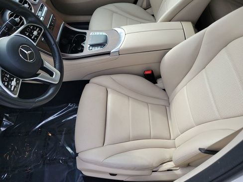 Used 2022 Mercedes-Benz GLC 300 4MATIC w/ Premium Package Lite image 21