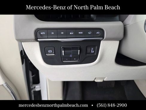 Used 2021 Cadillac Escalade ESV Premium Luxury Platinum image 24