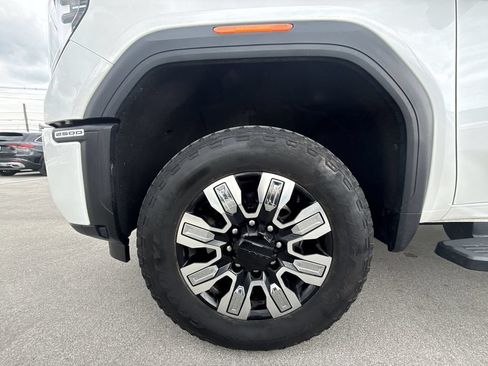 Used 2024 GMC Sierra 2500 Denali w/ Technology Package AWD/4WD image 10