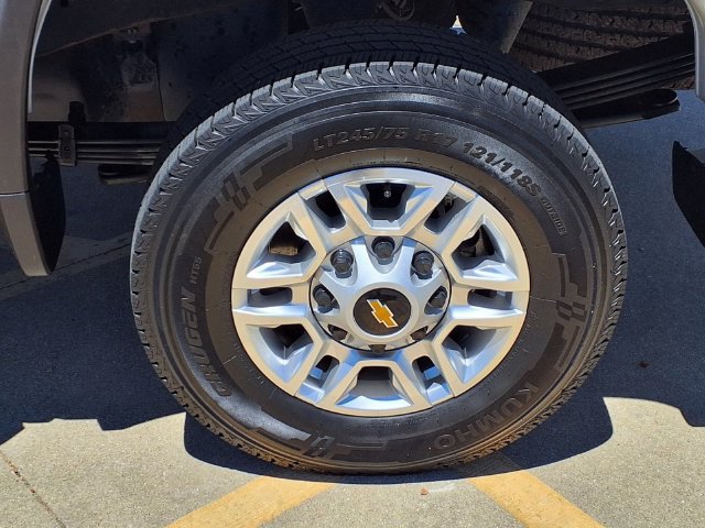 Used 2025 Chevrolet Silverado 2500 LT w/ Convenience Package AWD/4WD image 19
