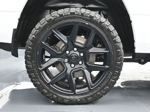 Used 2023 RAM 1500 Laramie AWD/4WD image 18