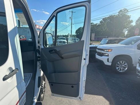 Used 2013 Mercedes-Benz Sprinter 3500 image 12