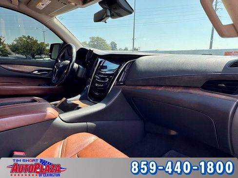 Used 2020 Cadillac Escalade ESV Premium Luxury AWD/4WD image 33